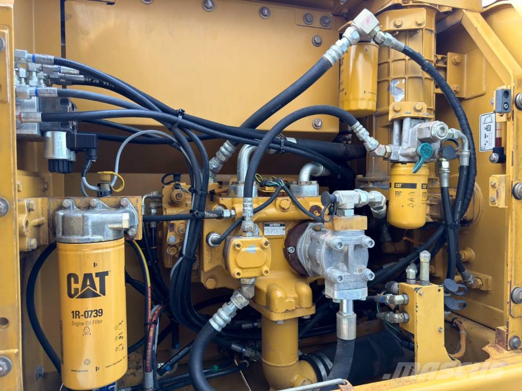 CAT 320D L Bageri guseničari