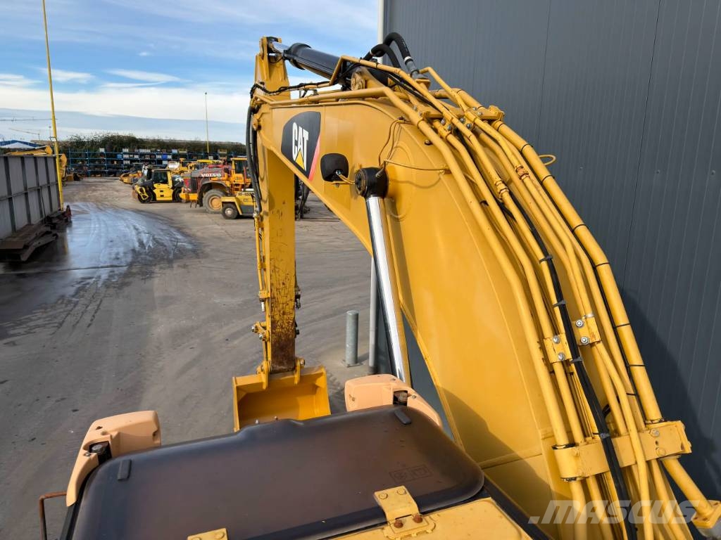 CAT 320D L Bageri guseničari