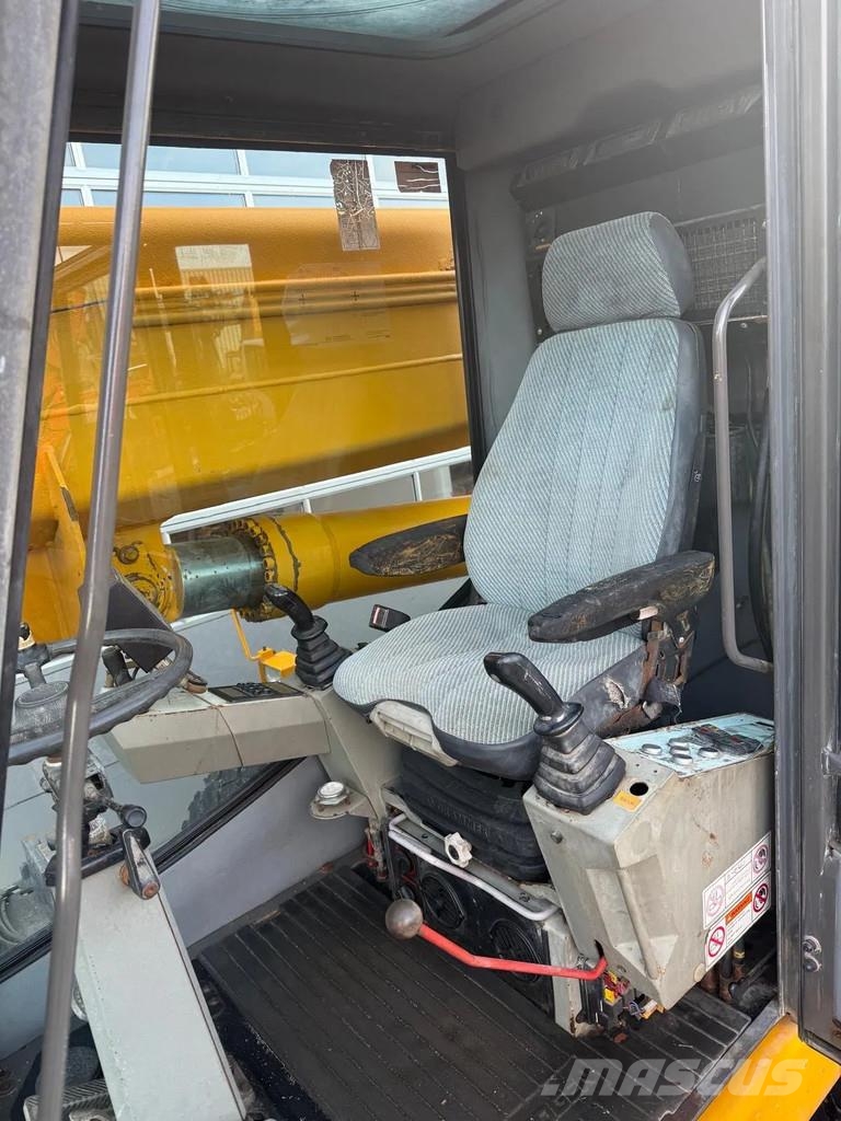 Sennebogen 630 6x Available Allterreng kraner