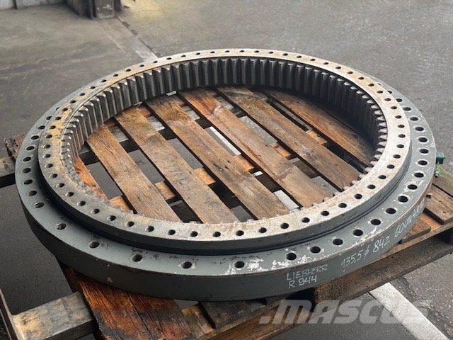Liebherr R 944 B USED SWING RING BEARING Převodovka