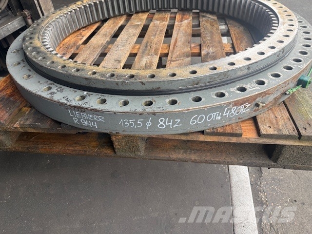 Liebherr R 944 B USED SWING RING BEARING Převodovka