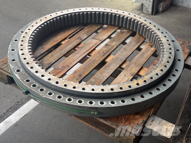 Liebherr R 944 B USED SWING RING BEARING Převodovka