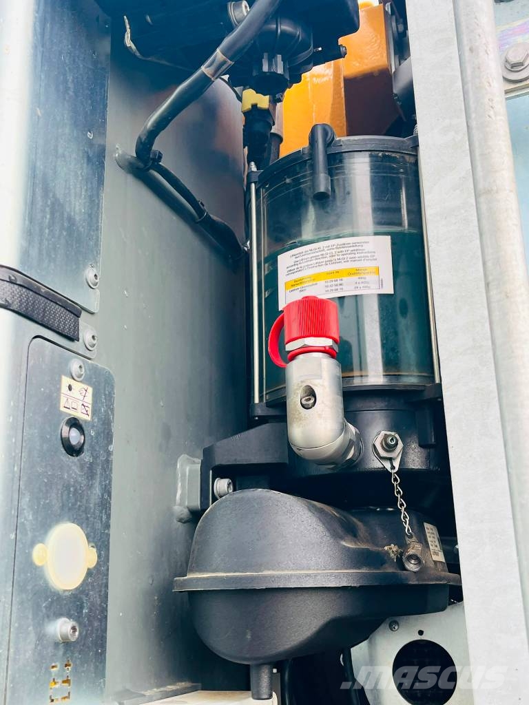 Liebherr A 910 حفارات بعجل
