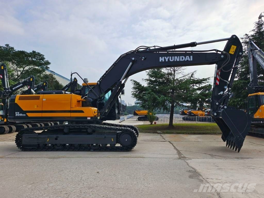 Hyundai HX300 Roomikekskavaatorid