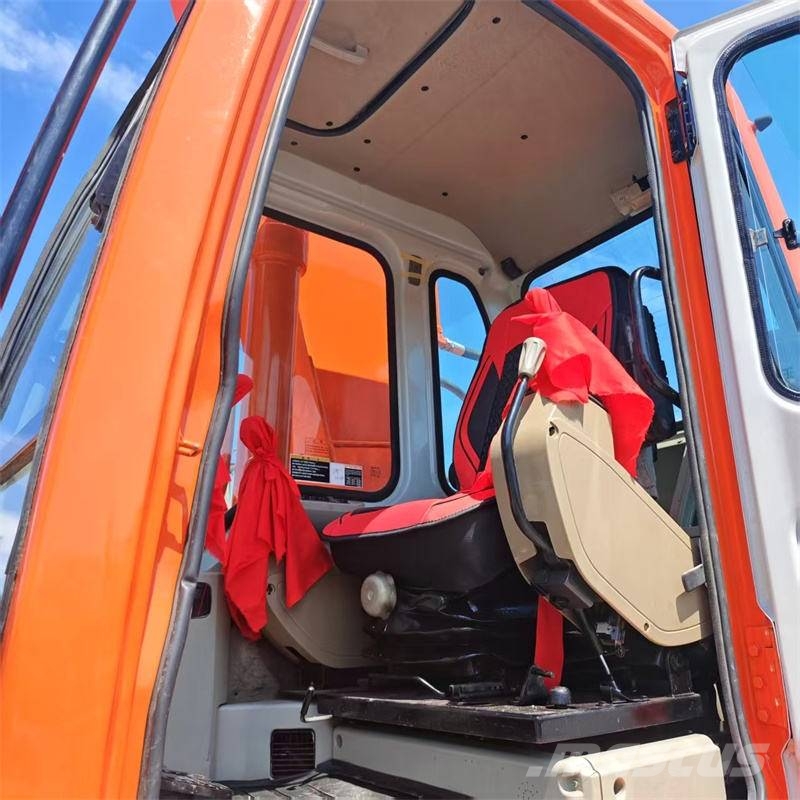 Doosan DH 225 Kāpurķēžu ekskavatori