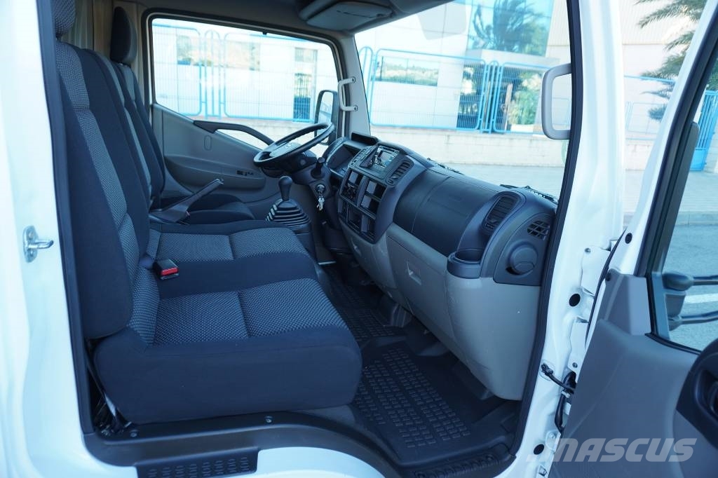 Nissan NT400 35.15 *** RESERVADO *** شاحنات مسطحة/مفصلية الجوانب