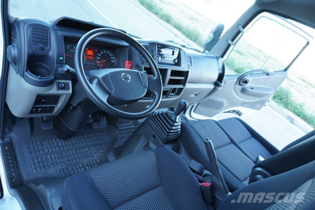 Nissan NT400 35.15 *** RESERVADO *** شاحنات مسطحة/مفصلية الجوانب