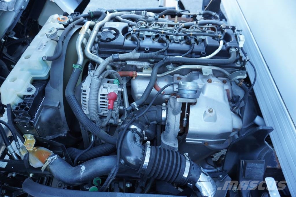 Nissan NT400 35.15 *** RESERVADO *** شاحنات مسطحة/مفصلية الجوانب