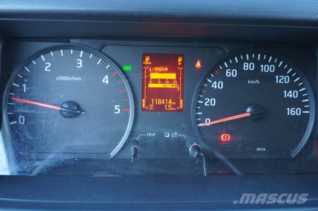 Nissan NT400 35.15 *** RESERVADO *** شاحنات مسطحة/مفصلية الجوانب
