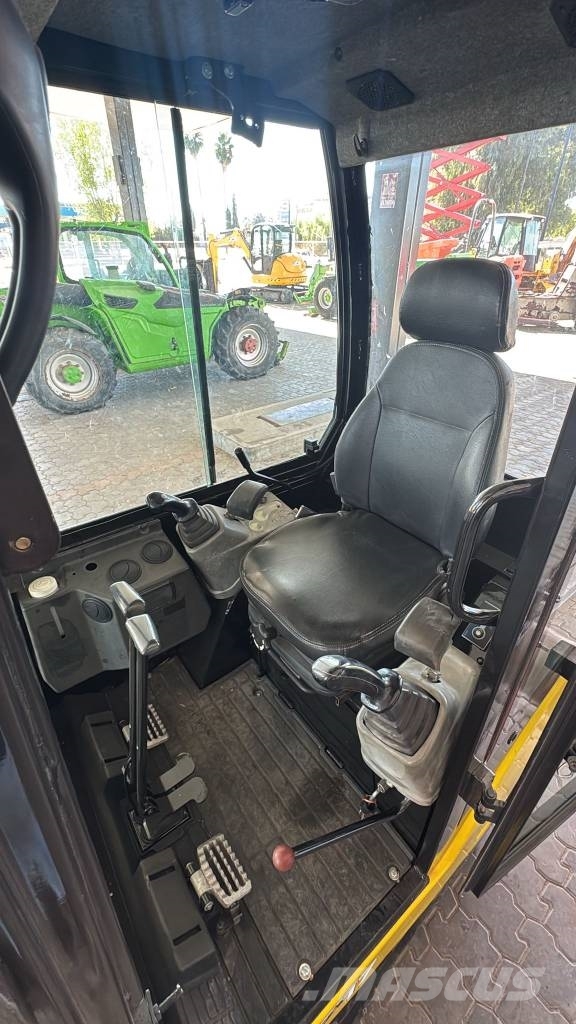 Mini EXCAVADORA YANMAR SV 17 حفارات وسط 7 طن - 12 طن