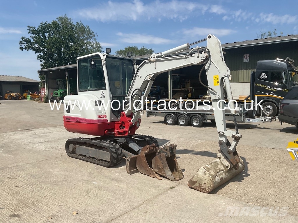 Takeuchi TB 230 Mini pelle < 7t