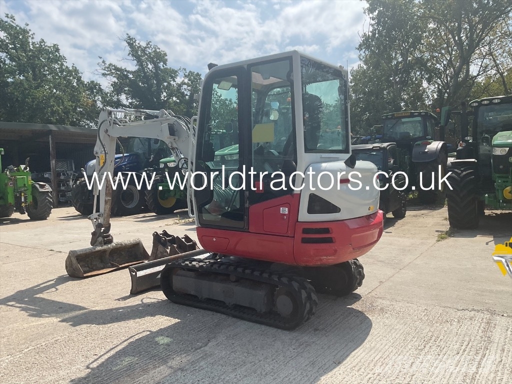 Takeuchi TB 230 Mini pelle < 7t