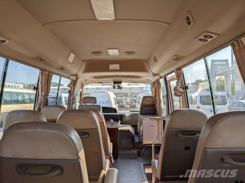 Toyota Coaster Bus 迷你巴士