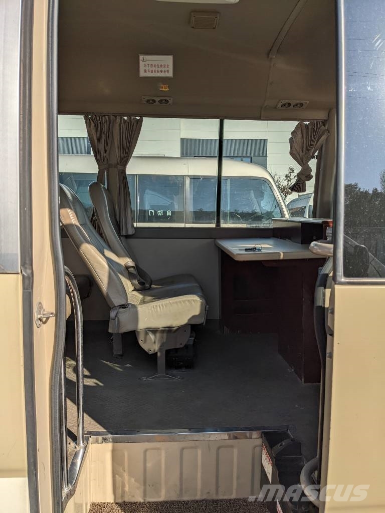 Toyota Coaster Bus 迷你巴士