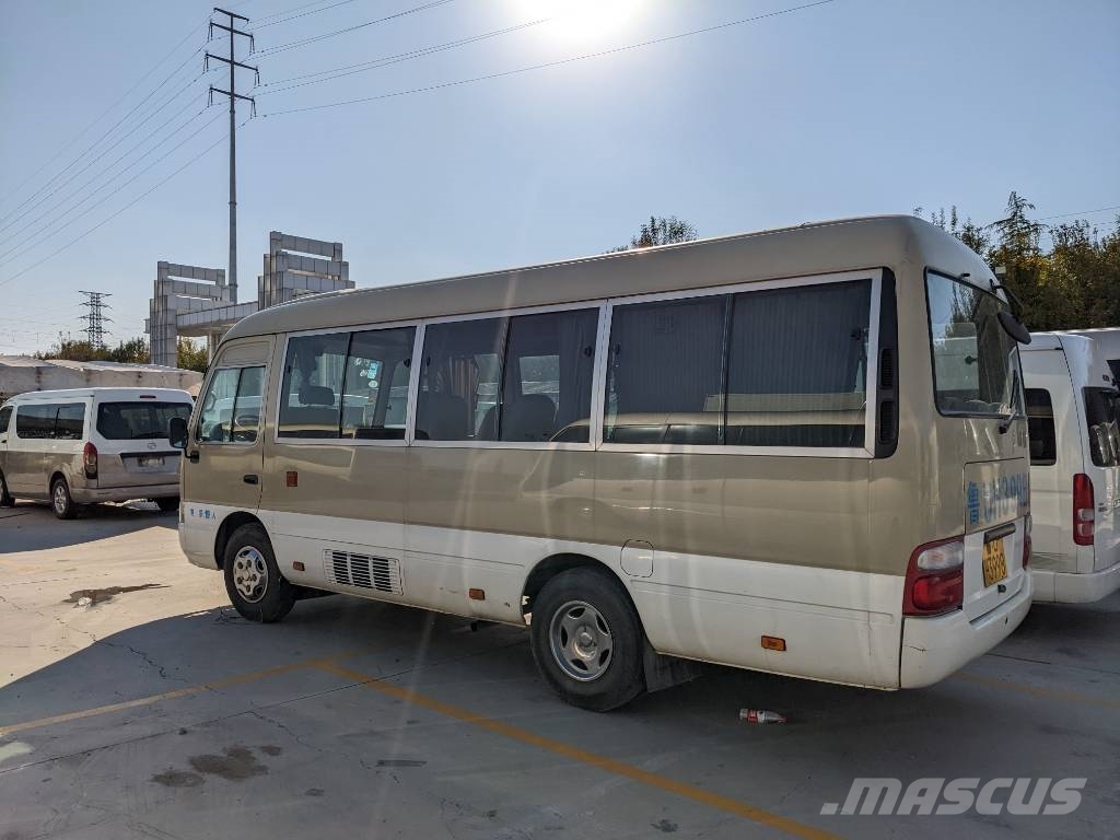 Toyota Coaster Bus 迷你巴士