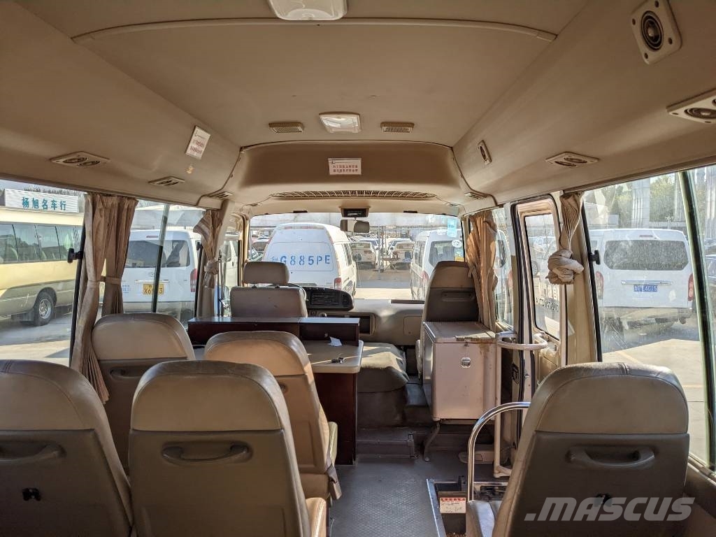 Toyota Coaster Bus 迷你巴士