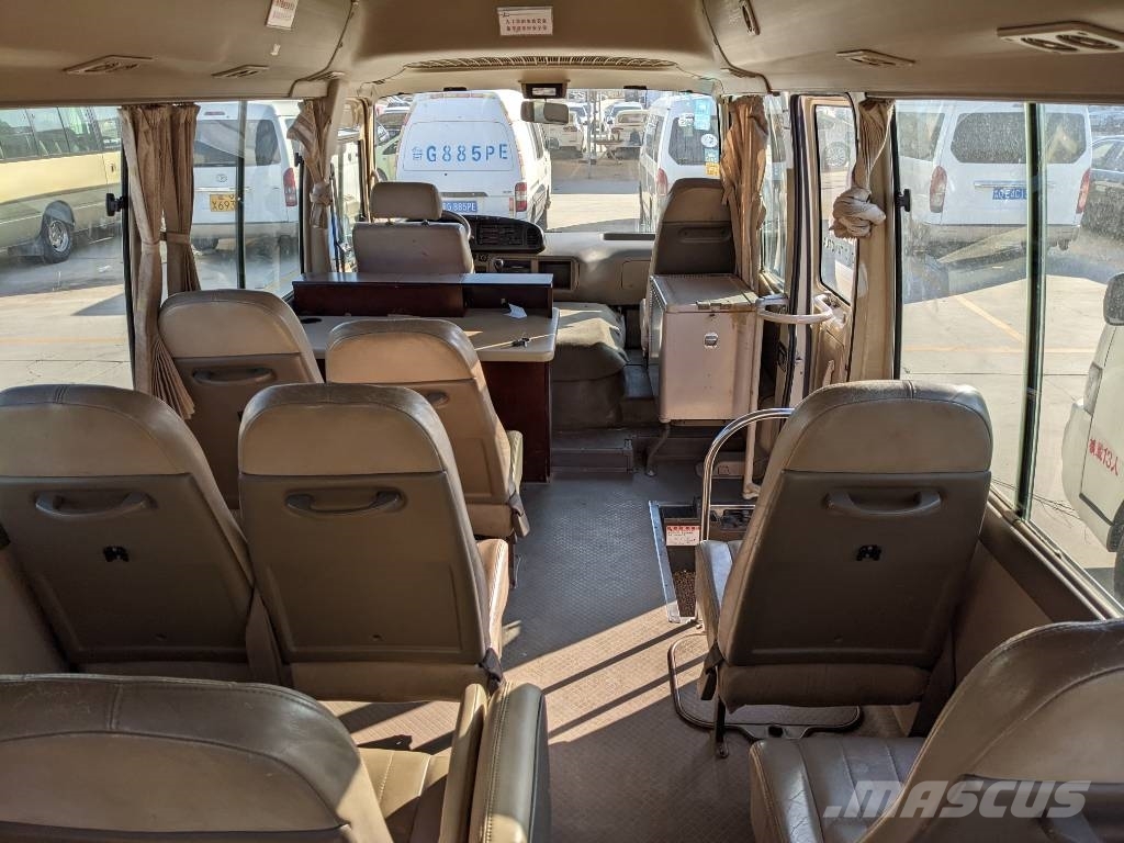Toyota Coaster Bus 迷你巴士