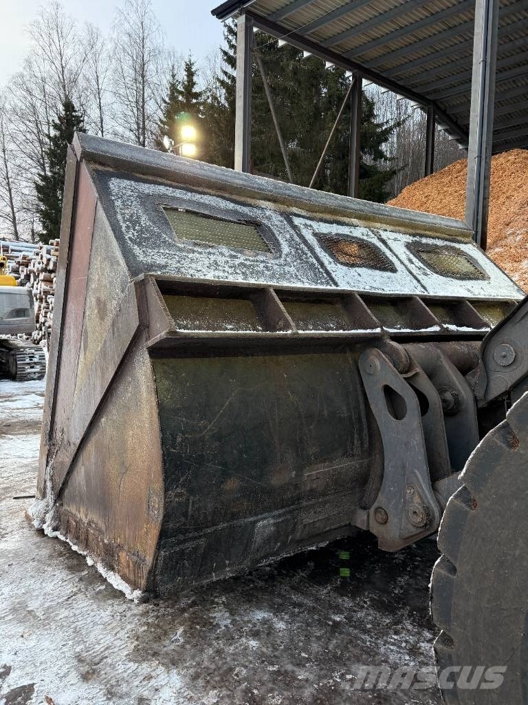 Volvo Light material shovel 12 cubik Baldes