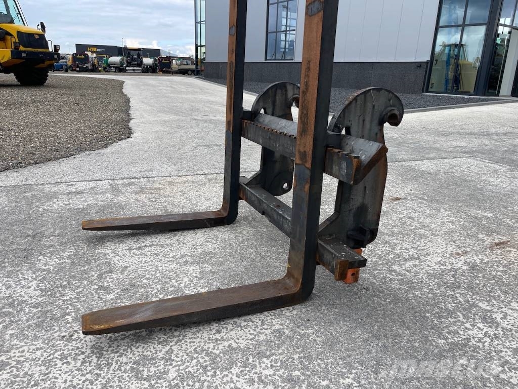 Pallet forks Volvo L120H 165cm x 100cm Volvo / Lun Villák