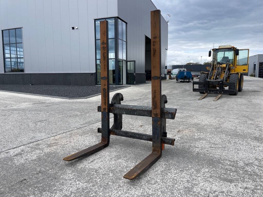 Pallet forks Volvo L120H 165cm x 100cm Volvo / Lun Villák