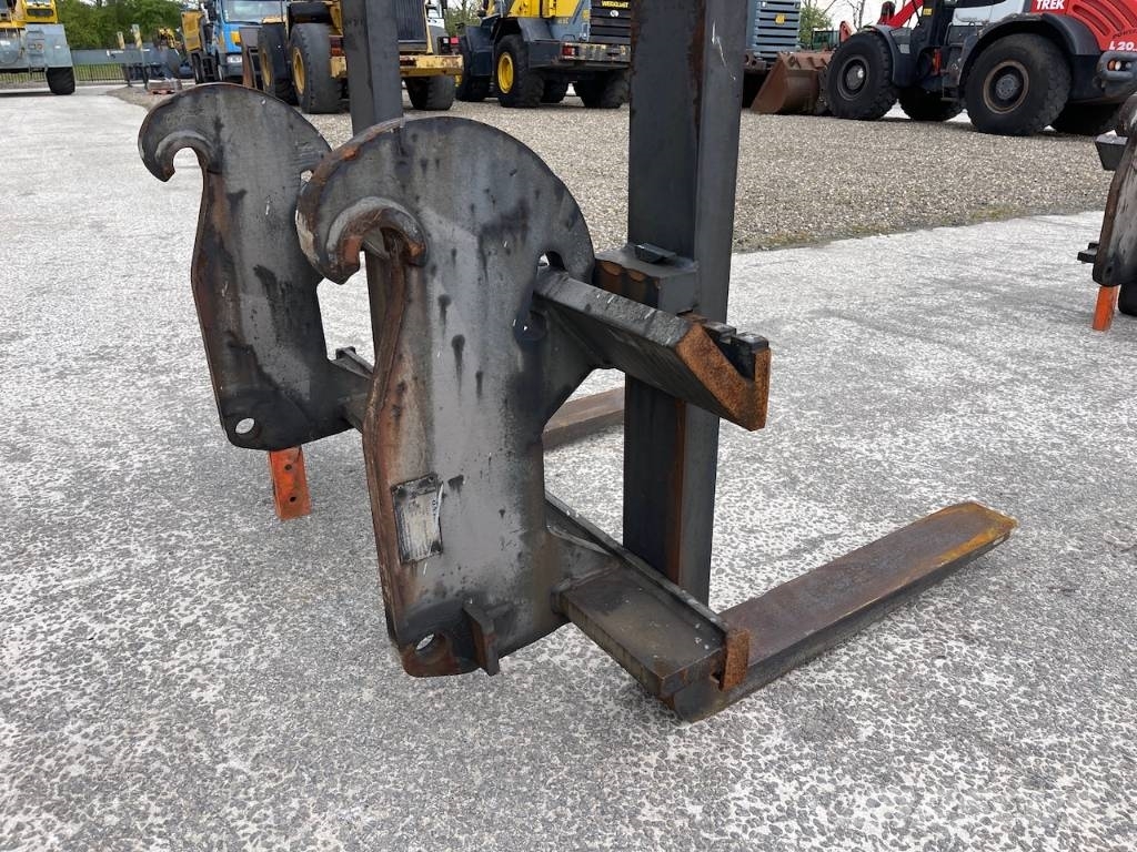 Pallet forks Volvo L120H 165cm x 100cm Volvo / Lun Villák