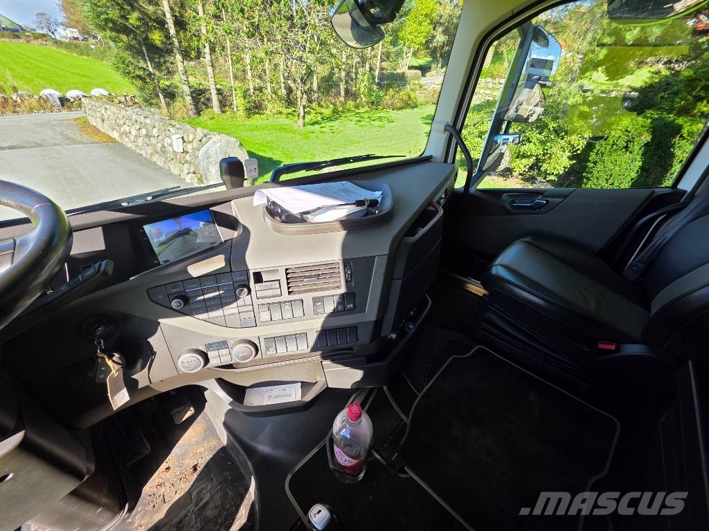 Volvo FH 8x4 Tridem – Hooklift – 2020 アームロール