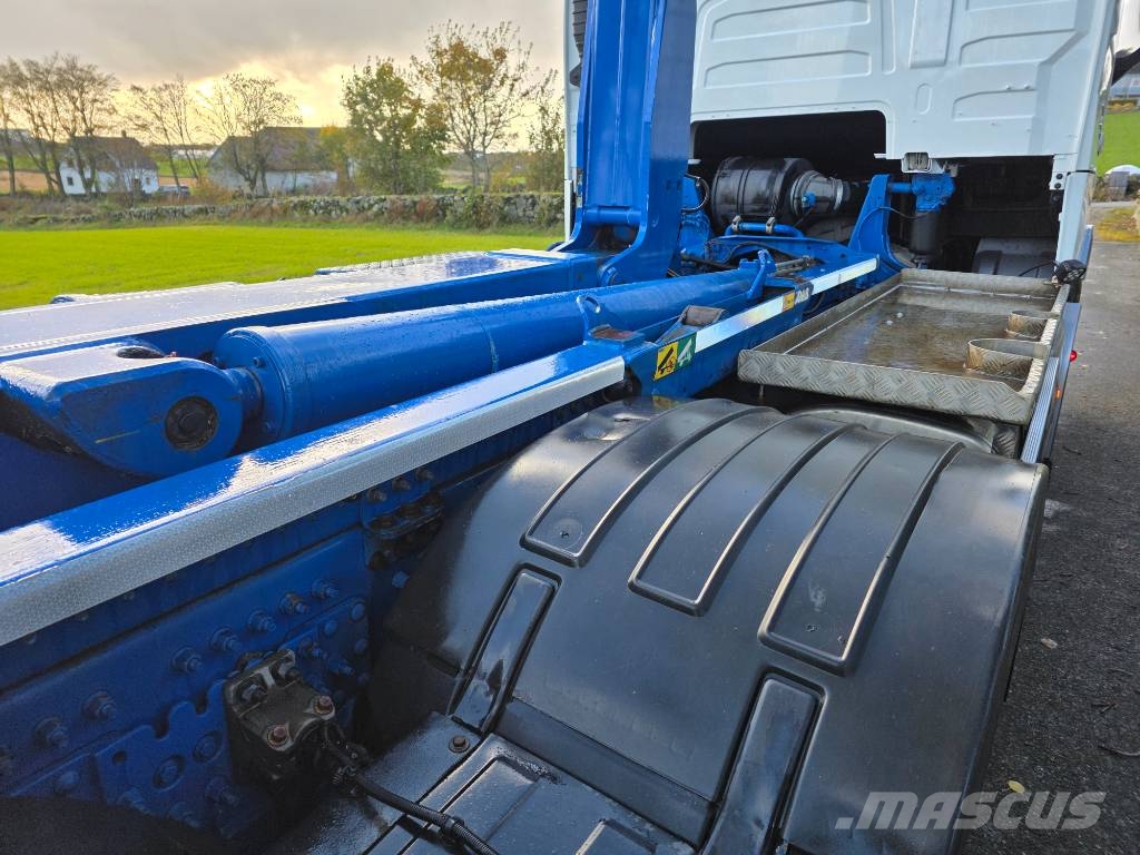 Volvo FH 8x4 Tridem – Hooklift – 2020 アームロール