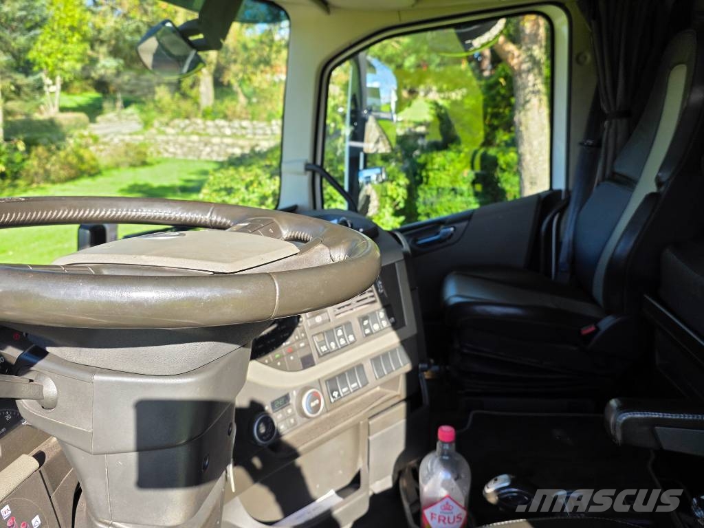 Volvo FH 8x4 Tridem – Hooklift – 2020 アームロール