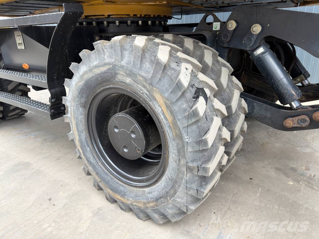 CAT M318F Excavatoare cu roti
