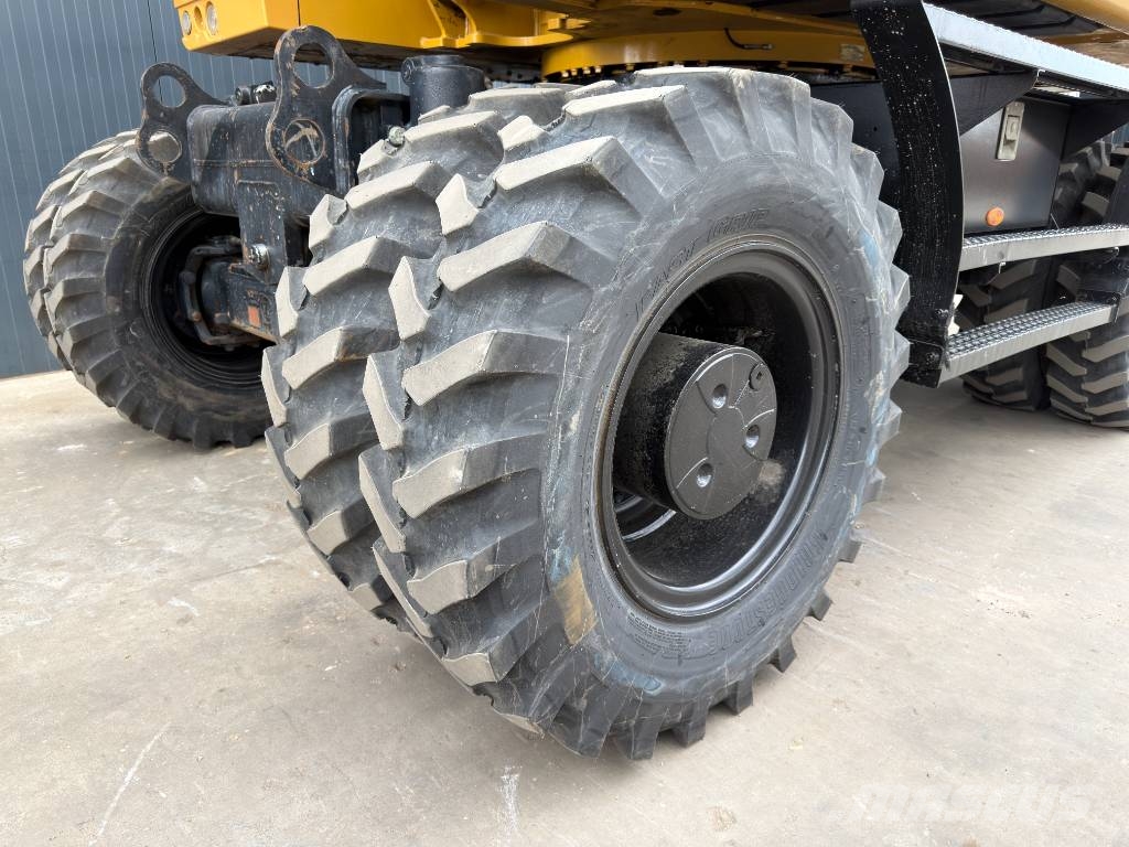 CAT M318F Excavatoare cu roti