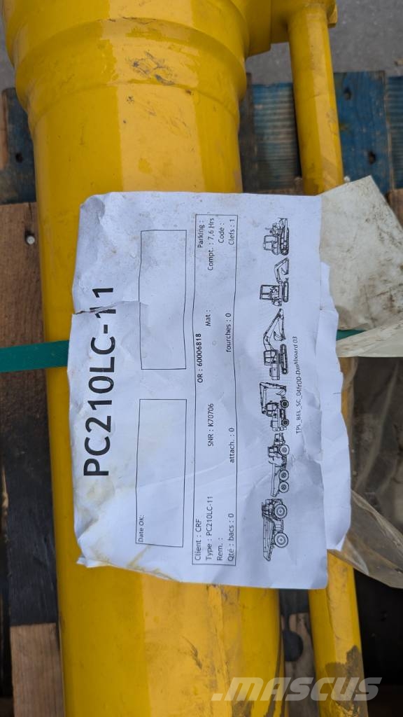 Komatsu PC210LC-10 / -11 - BUCKET CYLINDER - 707-E1-01300 حفارات زحافة