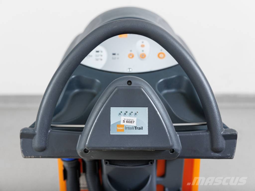Taski Swingo 755 B - NEW BATTERIES Strojevi za čiščenje i ribanje podova