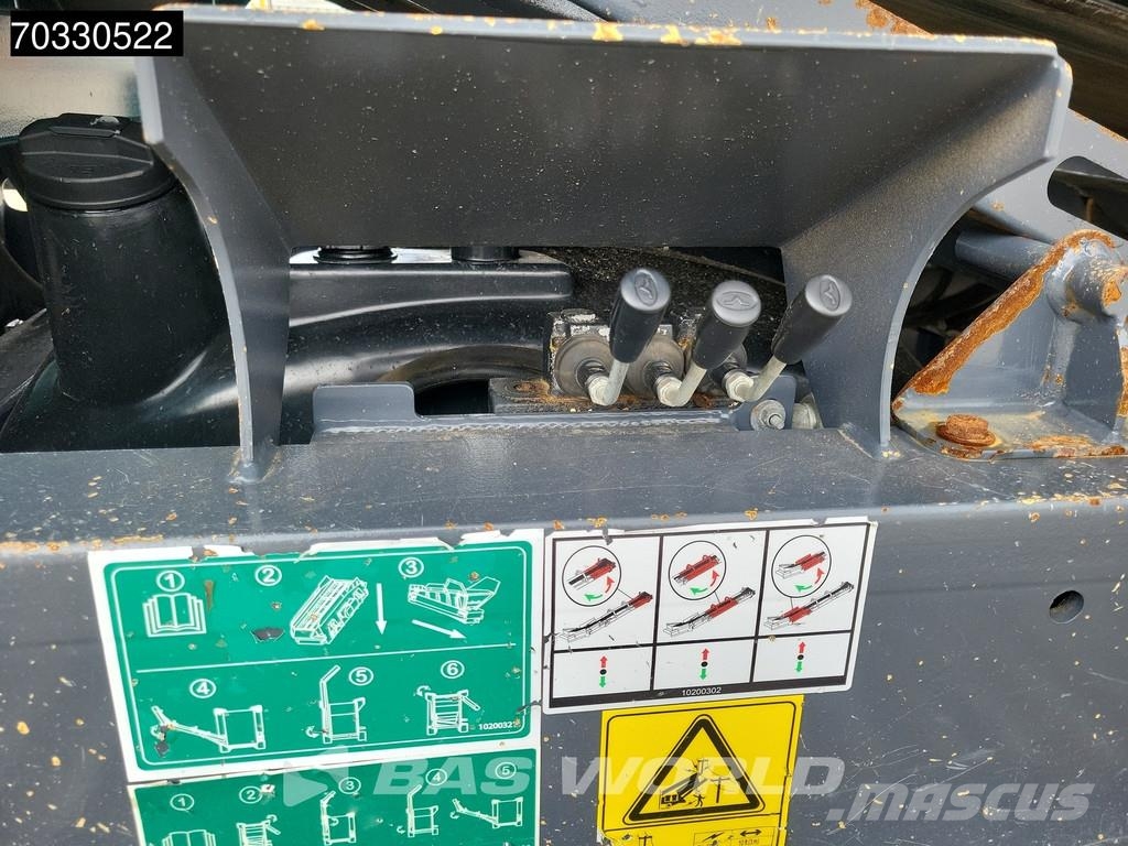 Powerscreen Warrior 1400X 自走式スクリーン
