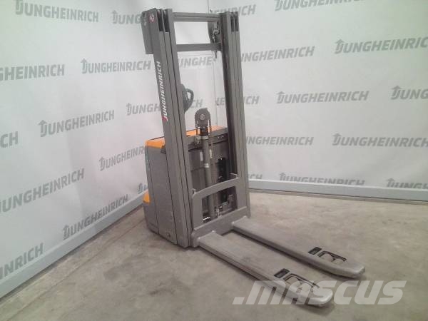 Jungheinrich EJC 112z Колички високоповдигачи с теглич