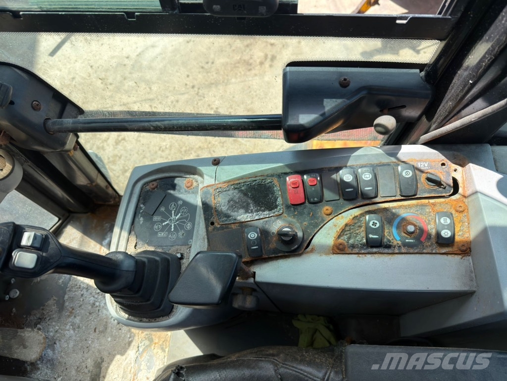 CAT 914 K **A REPARER**NEEDS REPAIR**ZU REPARIEREN** Cargadoras sobre ruedas