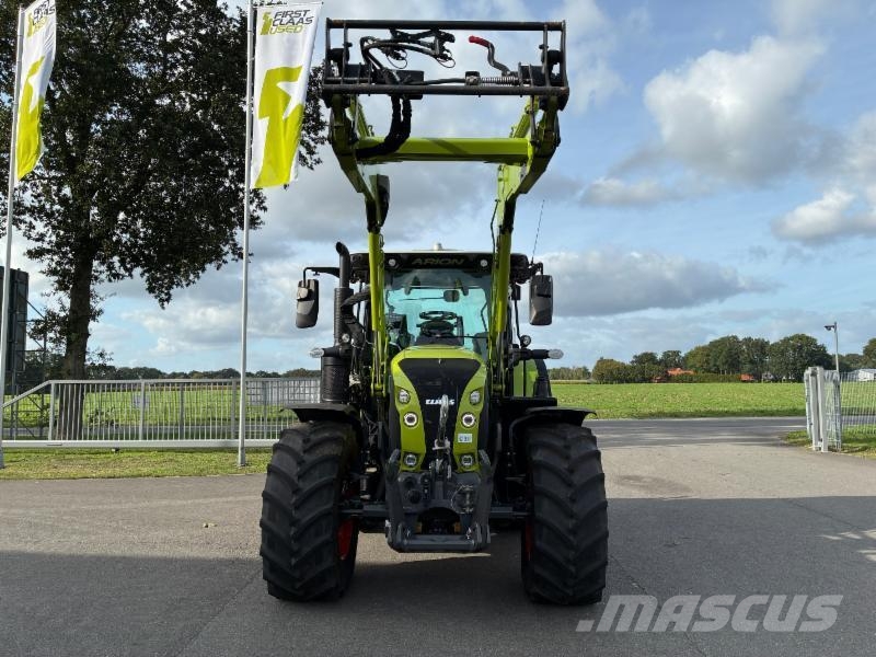 CLAAS ARION 550 CMATIC CEBIS Tractoren