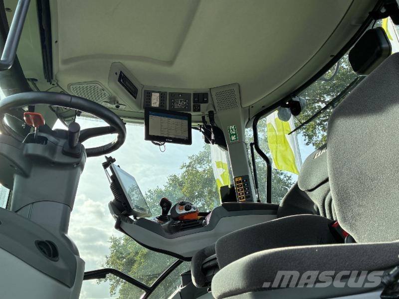 CLAAS ARION 550 CMATIC CEBIS Tractoren