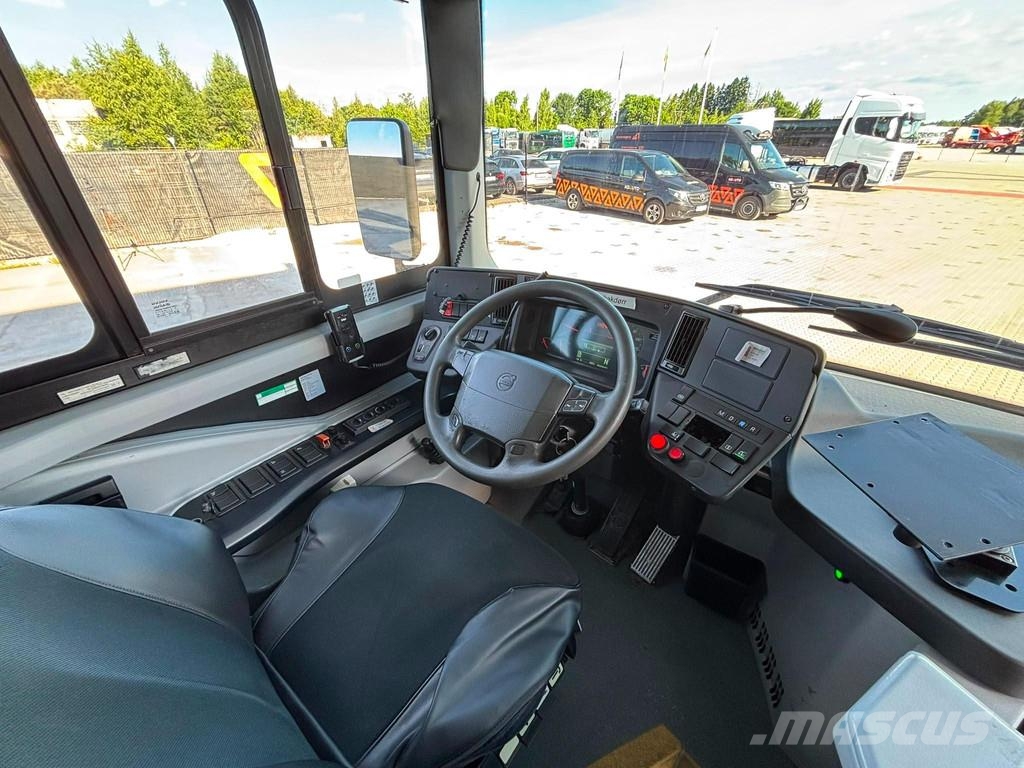 Volvo B8RLE 8900 6x2*4 AC / AUXILIARY HEATING Autobus interurbain