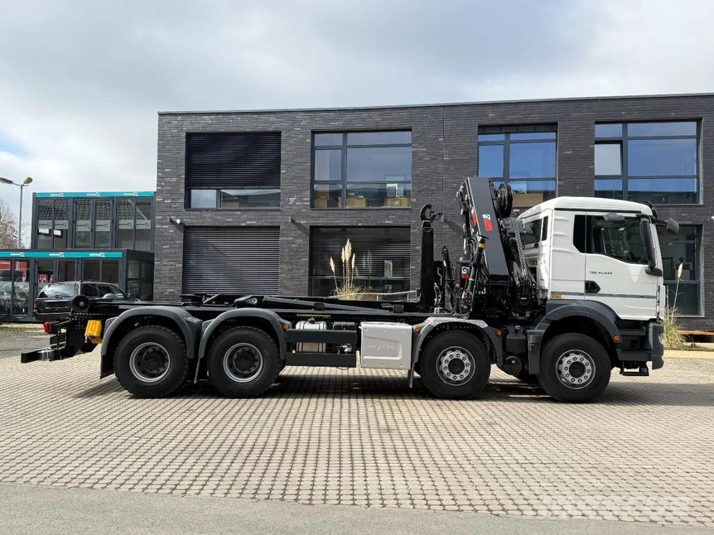 MAN TGS 35.520 MAN TGS 35.520 8x4 Abrollkipper + Kran Hook lift trucks