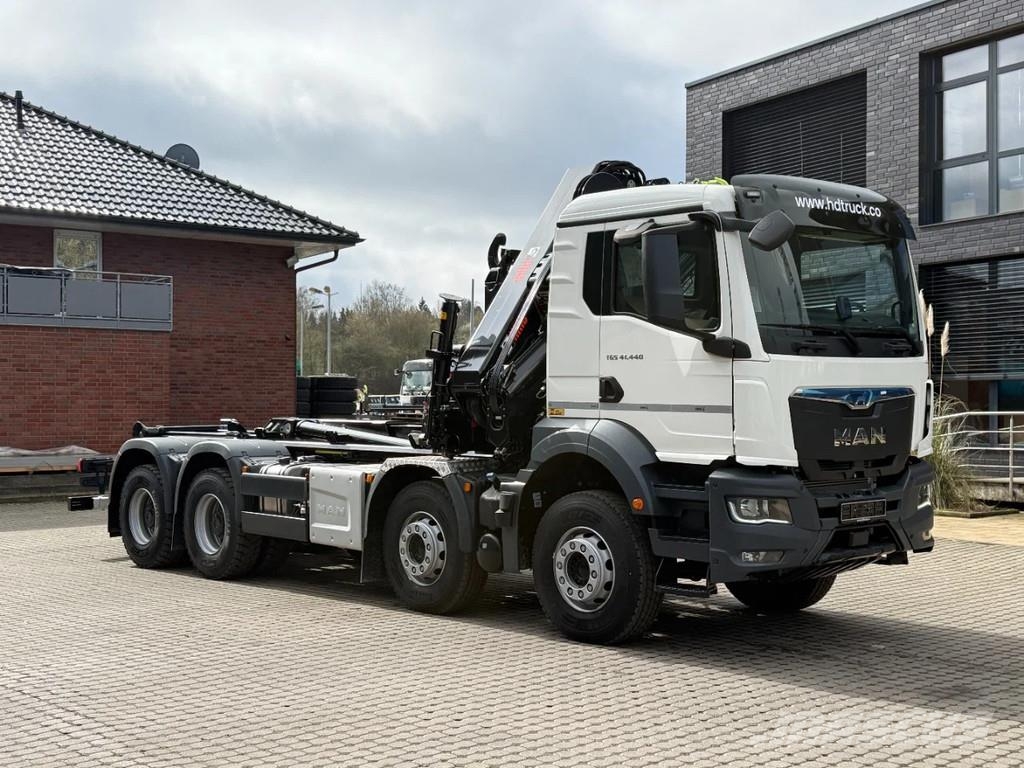 MAN TGS 35.520 MAN TGS 35.520 8x4 Abrollkipper + Kran Hook lift trucks