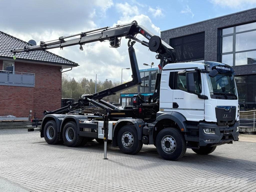 MAN TGS 35.520 MAN TGS 35.520 8x4 Abrollkipper + Kran Hook lift trucks