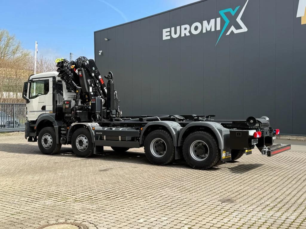 MAN TGS 35.520 MAN TGS 35.520 8x4 Abrollkipper + Kran Hook lift trucks