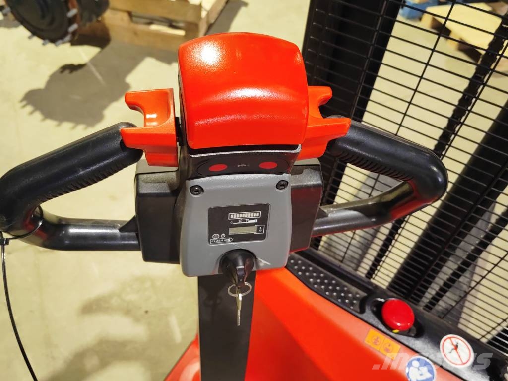 Schorr 350E Pedestrian stacker