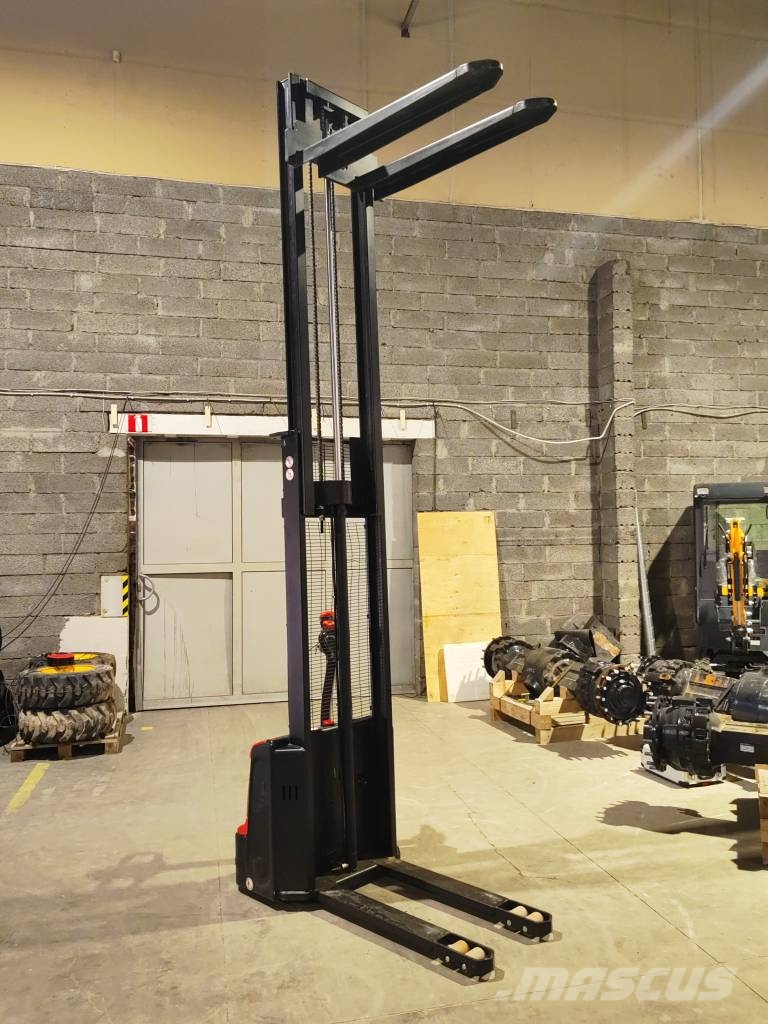 Schorr 350E Pedestrian stacker