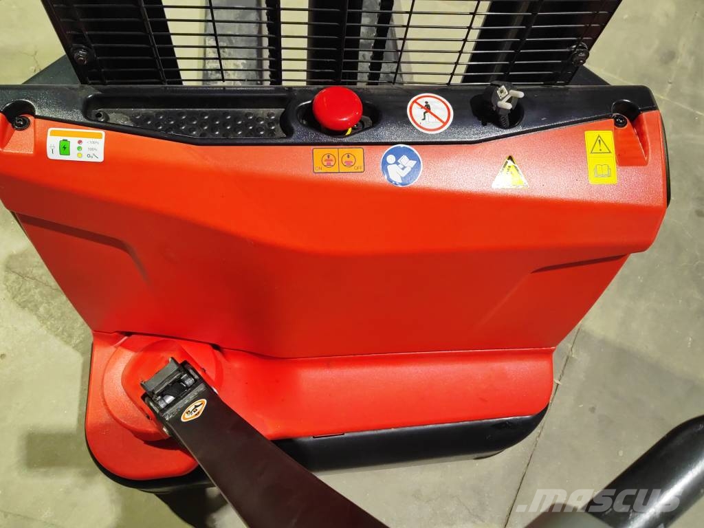 Schorr 350E Pedestrian stacker