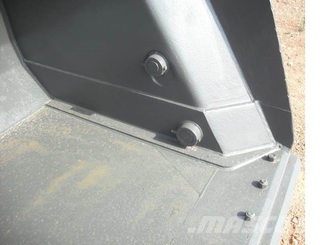 Volvo high tip bucket  VOLVO L220 Baldes