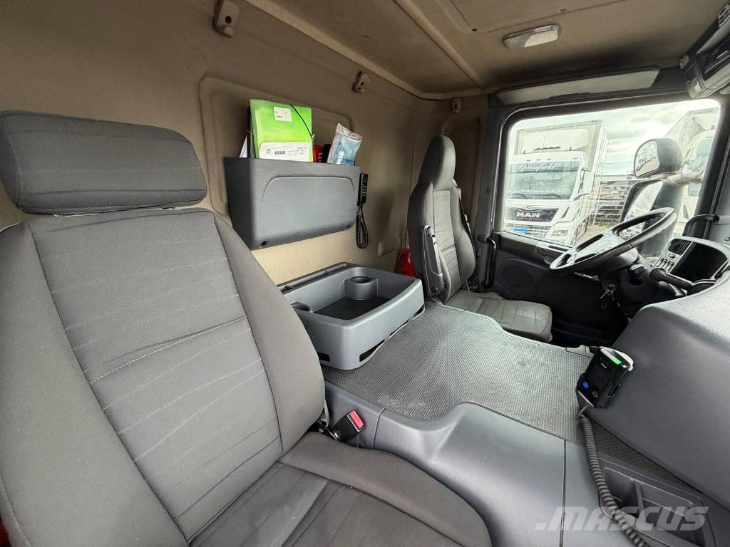 Scania P 320 EURO 6 Serie 7854 شاحنات بدرجة حرارة قابلة للضبط
