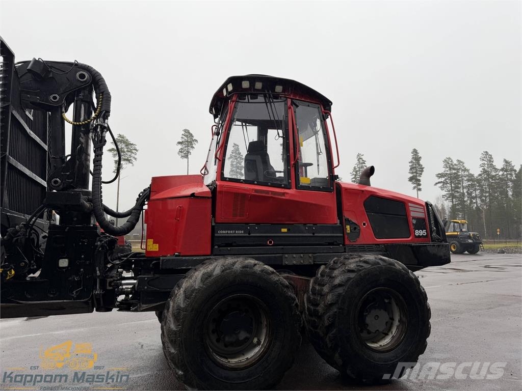 Komatsu 895 Forwarder