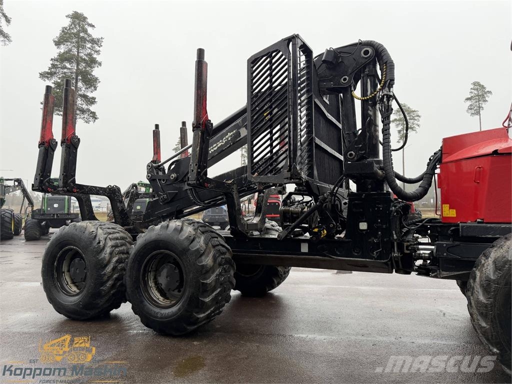 Komatsu 895 Forwarder