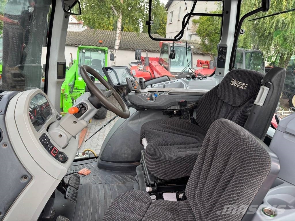 Valtra T234 VERSU SmartTouch Traktorer
